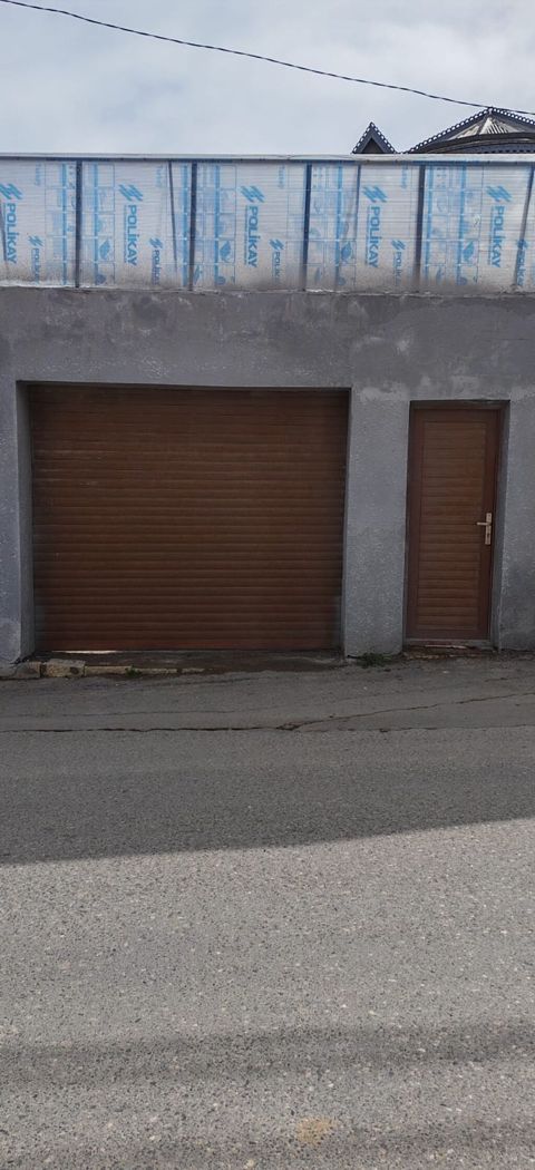 Jalüz darvaza və qapı satılır. İşləkdi. Qiymət 1300 manat. 2.91*2.53 — ikinciel_ewyalarv — Pəncərələr, qapılar, eyvanlar