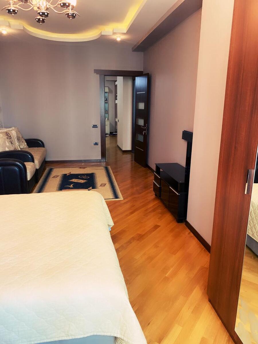 İcarəyə verilir 3 otaqlı yeni tikili 191 m² — Mənzil, Bakı (5)