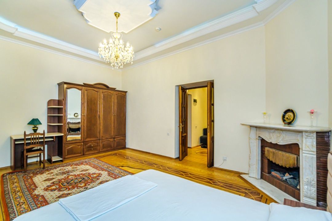 İcarəyə verilir 4 otaqlı köhnə tikili 117 m² — Mənzil, Bakı (8)