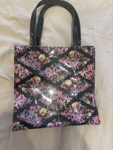 Ted Baker London çantası – güllü naxışlı laklı shopper - Brend: Ted — Bakı