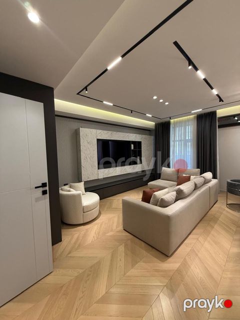 Satılır 3 otaqlı yeni tikili 135 m²
