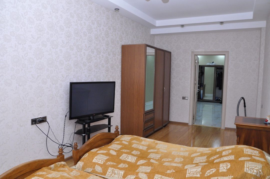 Satılır 4 otaqlı yeni tikili 192 m² — Mənzil, Bakı (7)