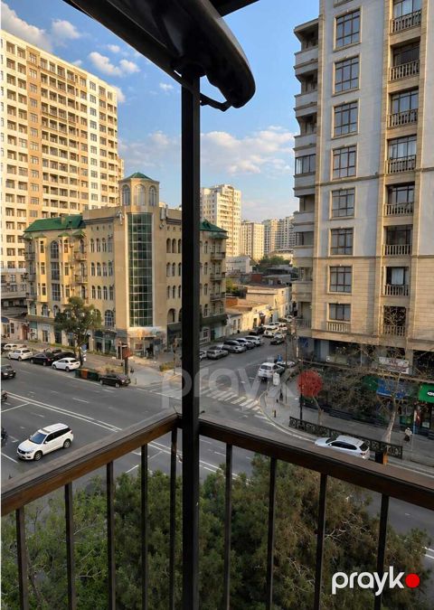 Satılır 2 otaqlı köhnə tikili 60 m²