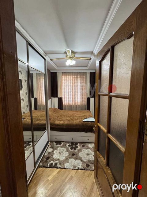 İcarəyə verilir 2 otaqlı yeni tikili 75 m²