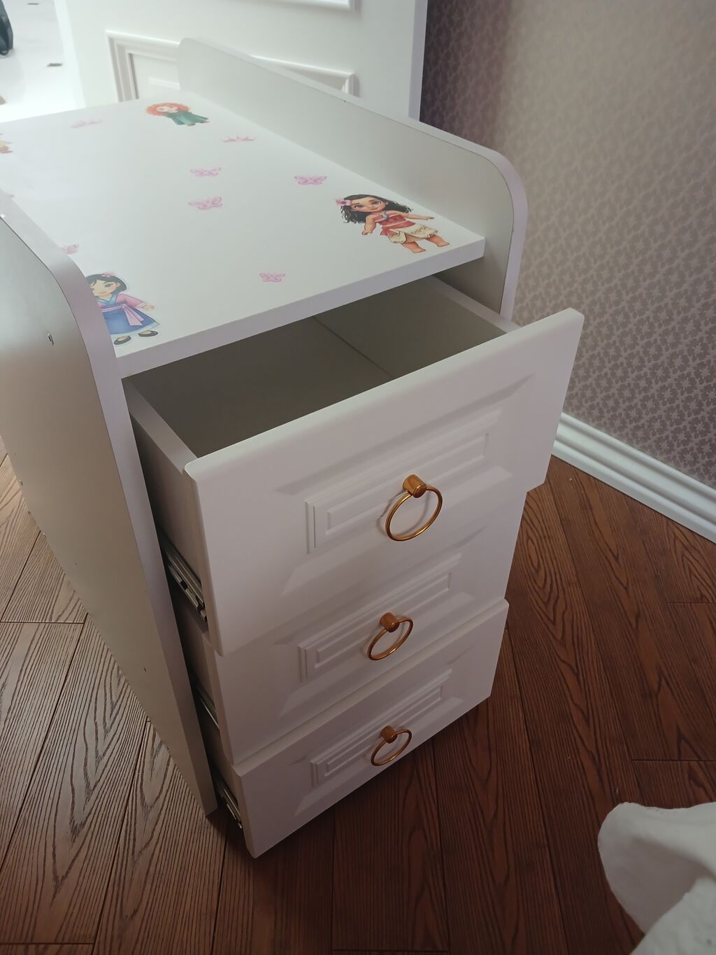Ağ rəngli uşaq beşiyi və döşək - Material: möhkəm MDF/taxta, hamar və — Mebel, Bakı (7)