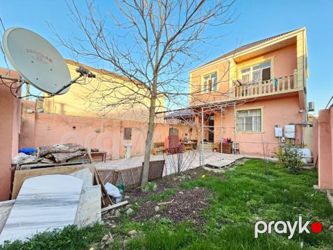 Satılır 4 otaqlı həyət evi/bağ evi 100 m²