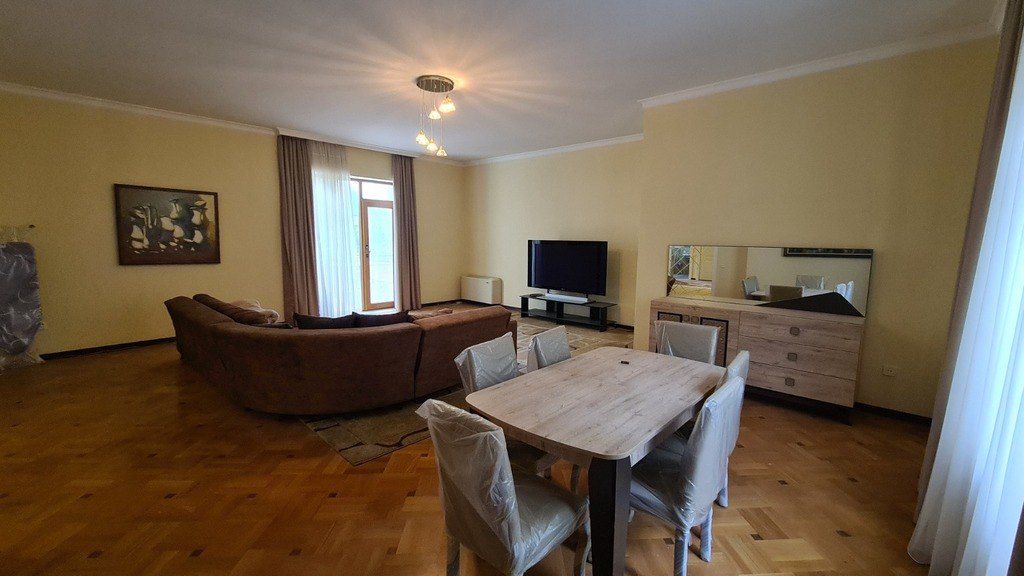 Satılır 5 otaqlı həyət evi/bağ evi 330 m² — Ev, villa, Bakı (4)