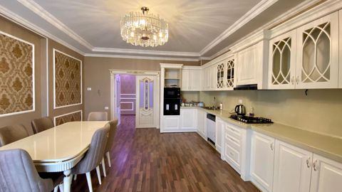 Satılır 5 otaqlı yeni tikili 285 m² — Bakı