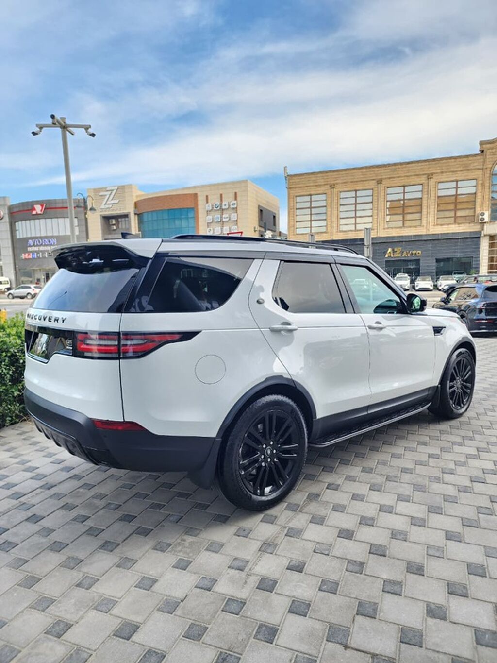 Land Rover Discovery – premium 7 yerlik SUV Xarici: - Ağ kuzov, qara — Avto, Bakı (6)