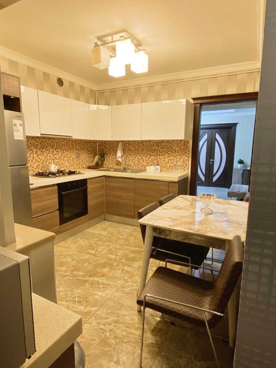 Satılır 4 otaqlı köhnə tikili 115 m² — Mənzil, Bakı (10)