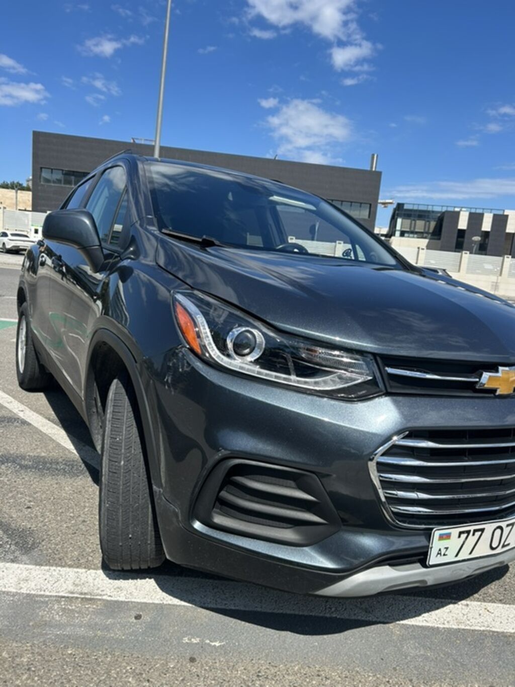 Chevrolet Trax kompakt krossover. Tünd boz rəngli кузов, 5 qapılı SUV — Avto, Digah (5)