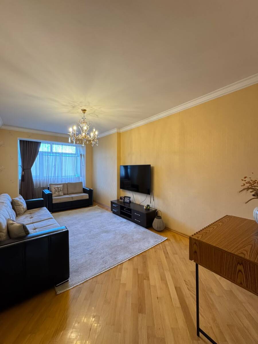 Satılır 4 otaqlı köhnə tikili 98 m² — Mənzil, Bakı (2)