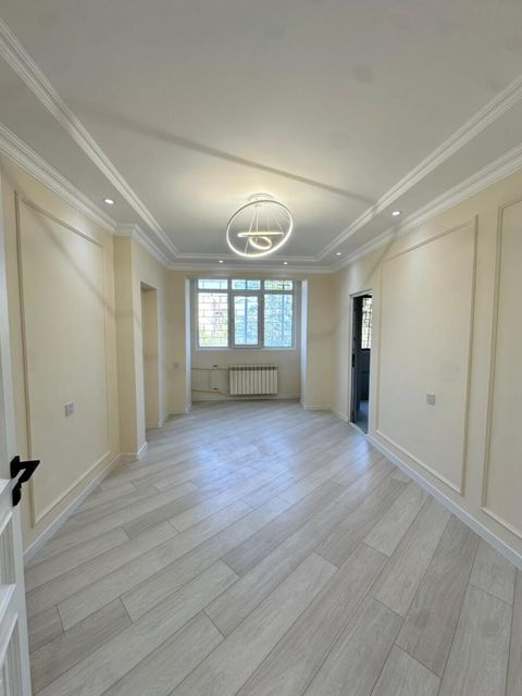 Satılır 4 otaqlı köhnə tikili 105 m² — Bakı