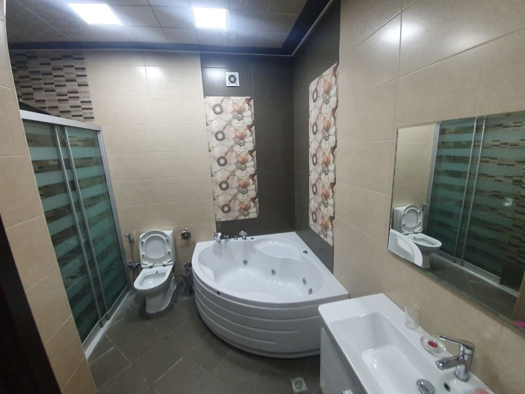 İcarəyə verilir 4 otaqlı yeni tikili 165 m² — Mənzil, Bakı (7)