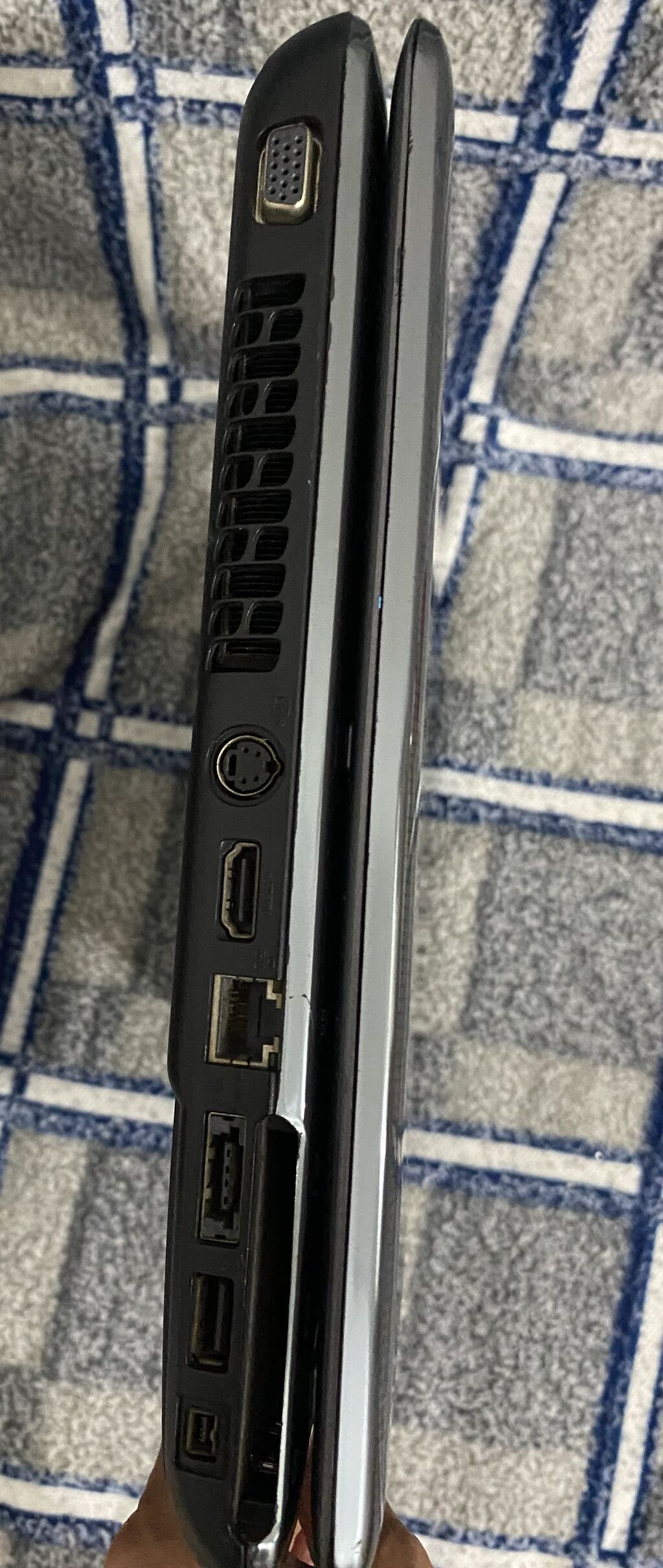 Toshiba noutbuk. Tək ekranı sınıqdı. Bütün ehtiyat hissələrini üstündə — Elektronika, Bakı (8)