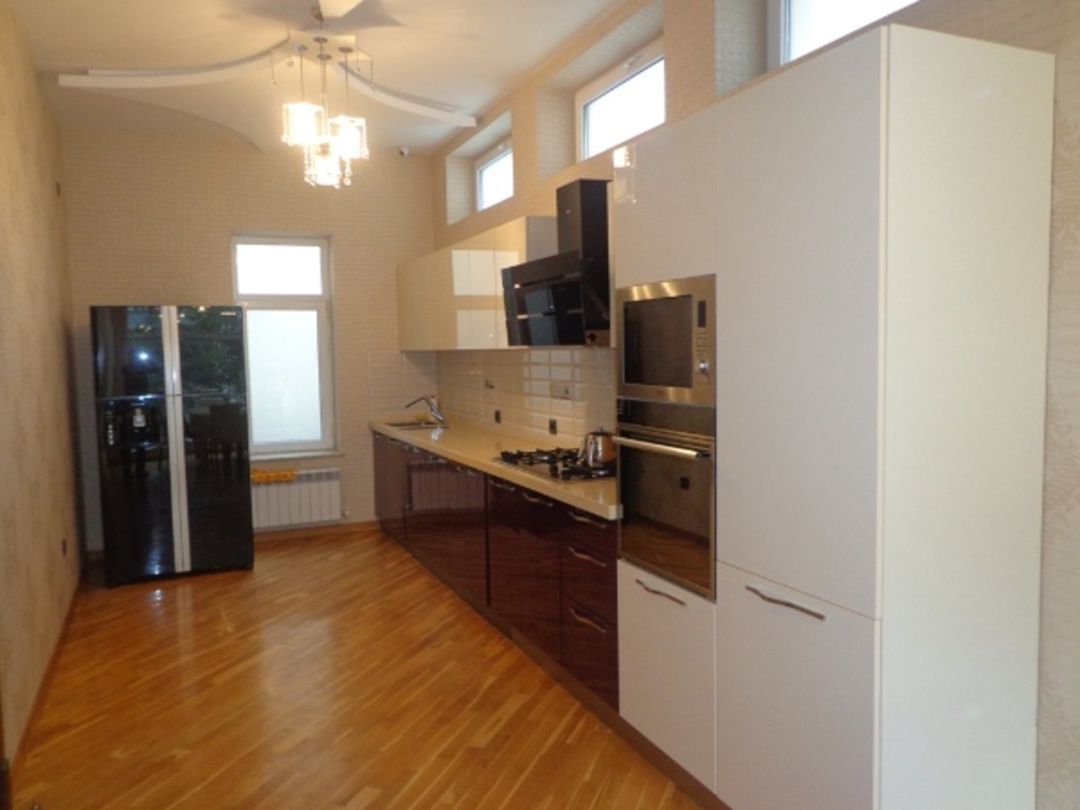 İcarəyə verilir 7 otaqlı həyət evi/bağ evi 400 m² — Ev, villa, Bakı (11)