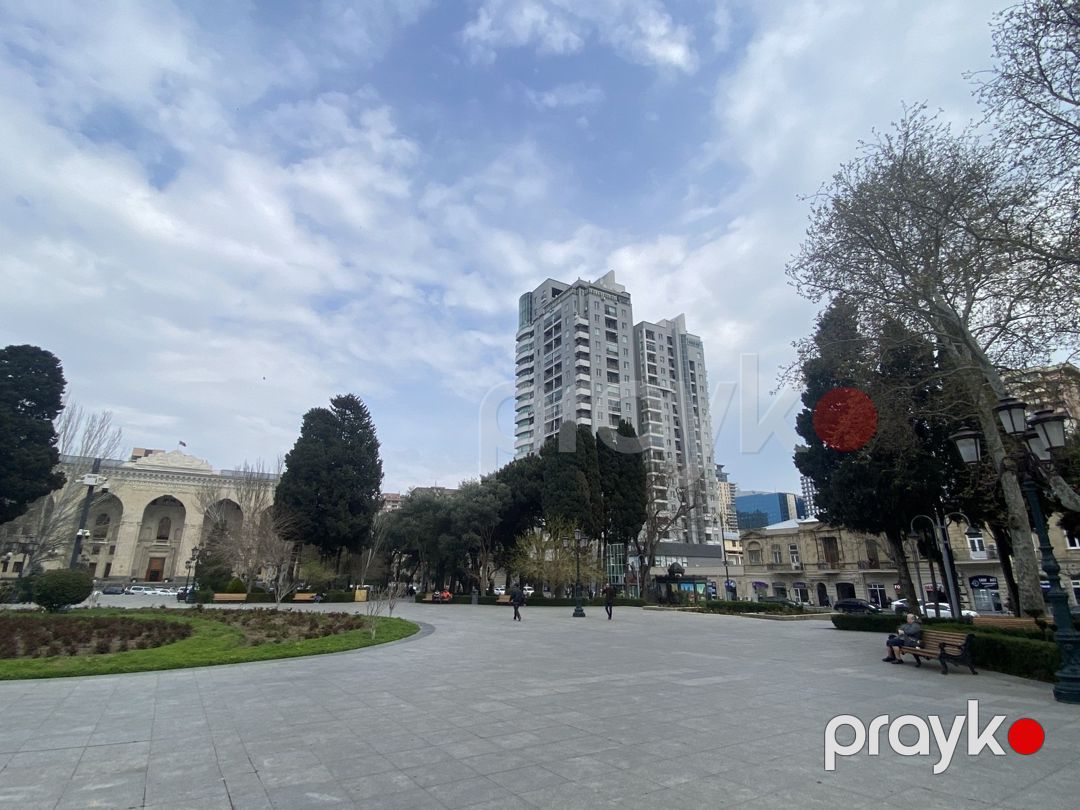 Satılır 4 otaqlı yeni tikili 240 m² — Mənzil, Bakı (2)