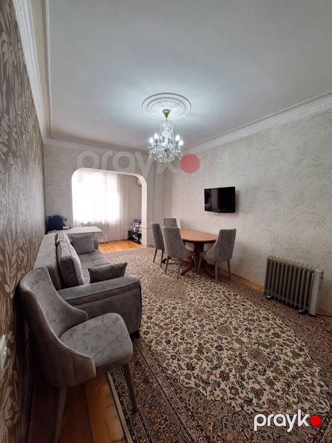 Satılır 3 otaqlı köhnə tikili 90 m²