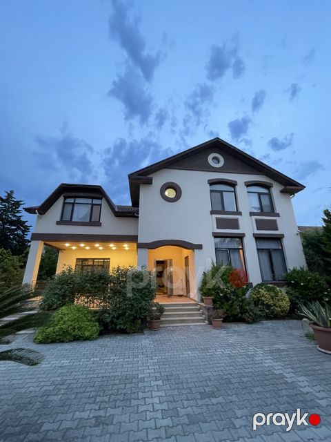 İcarəyə verilir 5 otaqlı həyət evi/bağ evi 400 m²