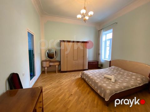 İcarəyə verilir 4 otaqlı köhnə tikili 165 m²