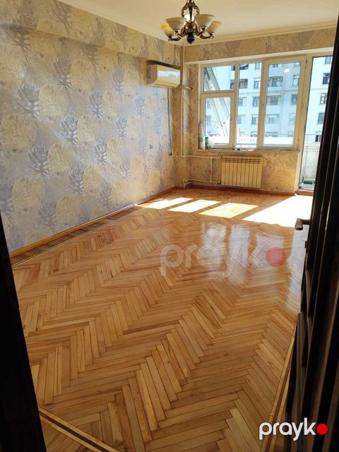 İcarəyə verilir 2 otaqlı köhnə tikili 65 m²