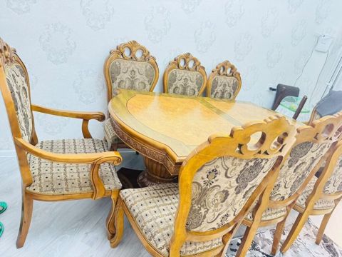 Masa desti 8 stulla laxlama yoxdu. Masa acilir 450 azn.‼ — Bakı