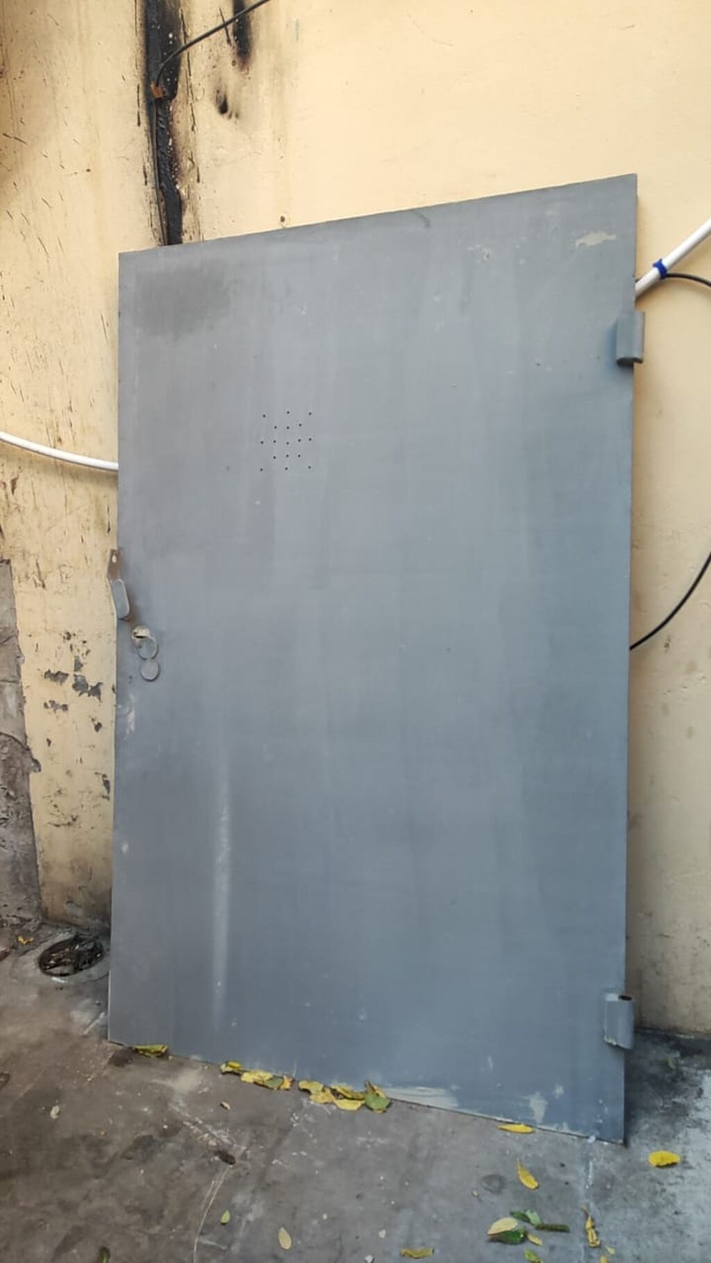 Salam hər vaxtınız xeyir. Qaraj qapısıdır əla vəziyyətdədir. 400kg — Təmir və inşaat, Bakı (3)
