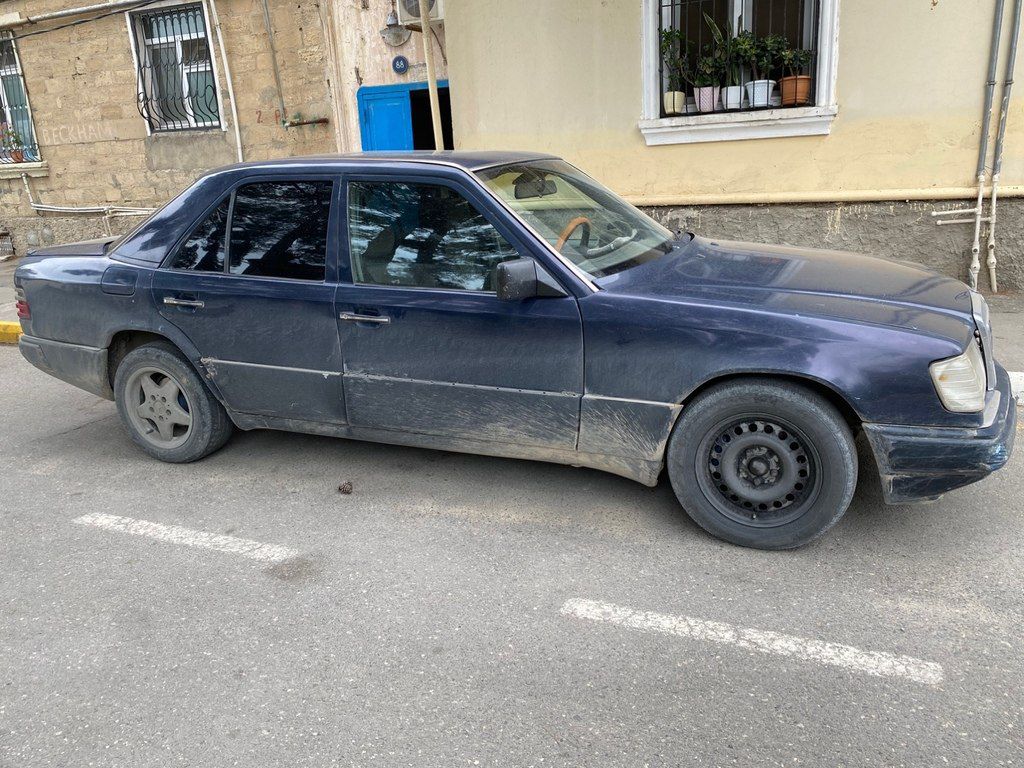 Mercedes E 220, 2.2 L, 1993 il, 558 459 km — Avtomobillər, Sumqayıt (4)