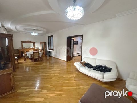 İcarəyə verilir 3 otaqlı köhnə tikili 140 m²