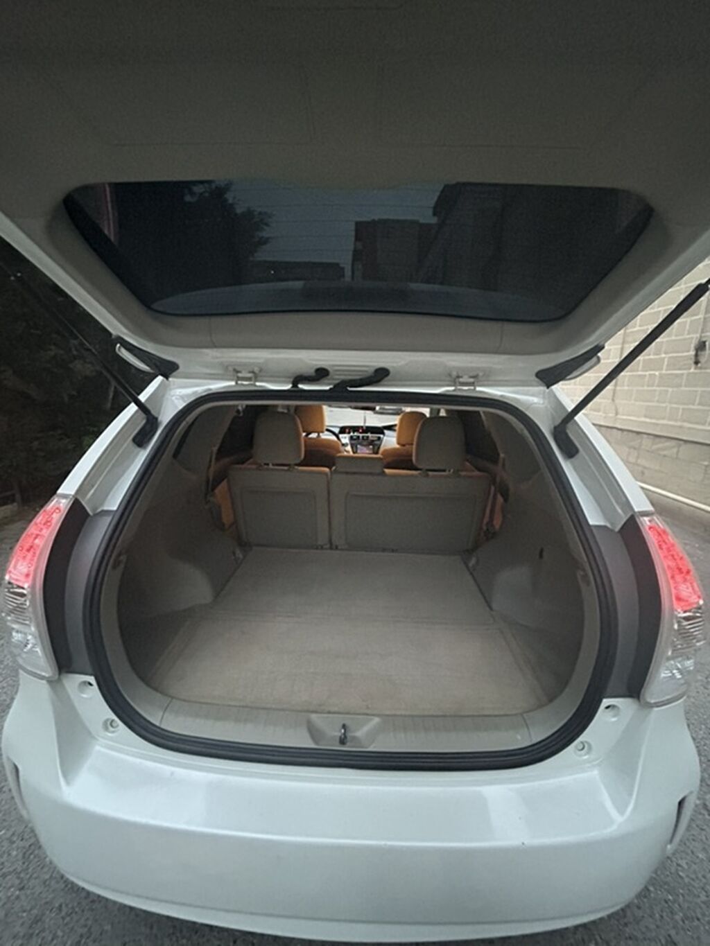 Toyota Prius: 1.8 l 2014 il Universal — Avto, Bakı (8)