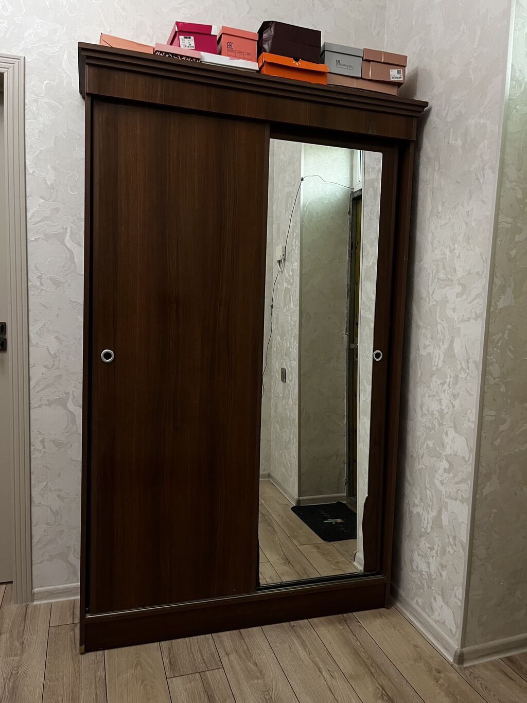 İşlənmiş, 2 qapılı, Güzgülü, Qəhvəyi, Taxta, Kupe, Düz dolab — Mebel, Xırdalan
