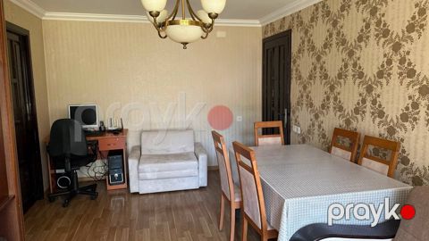 Satılır 2 otaqlı köhnə tikili 55 m²