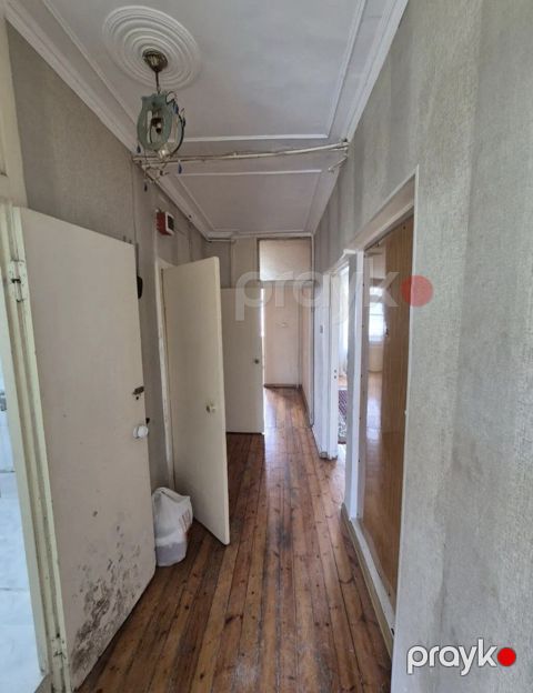İcarəyə verilir 2 otaqlı köhnə tikili 5555 m²