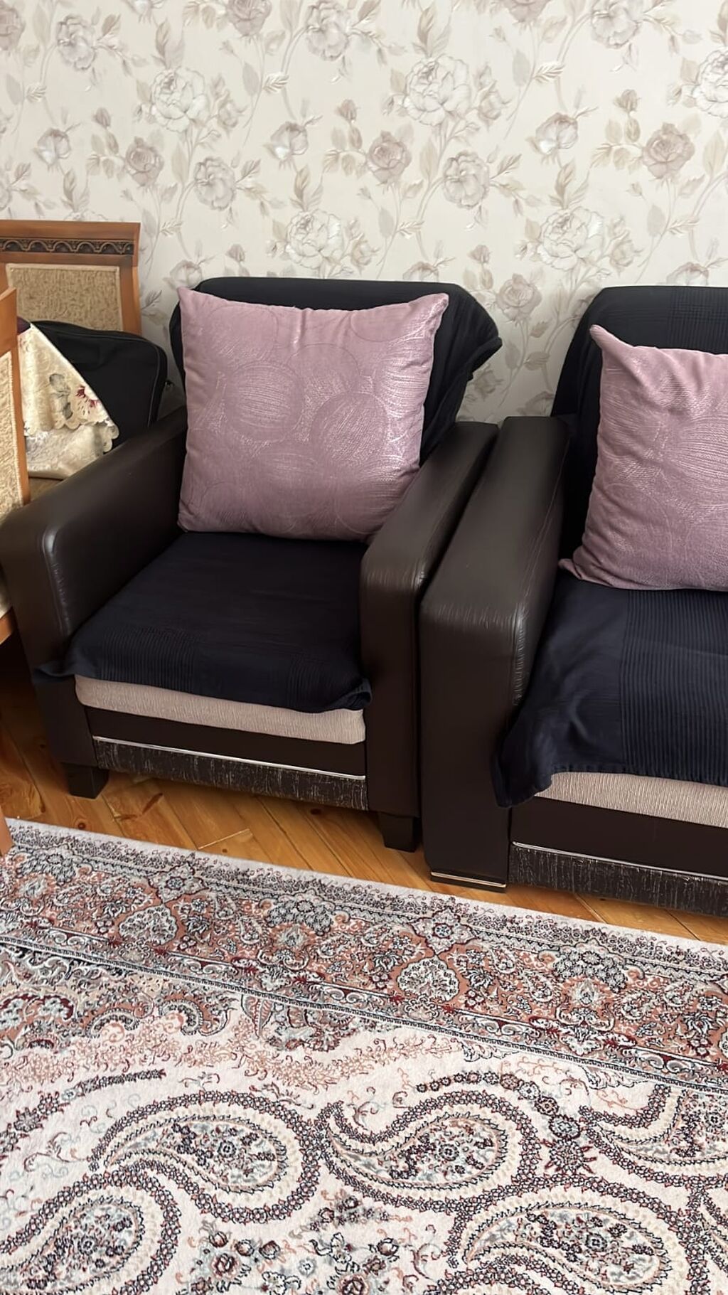 Divan kreslo Bellona mebelden alinib 1 qolunda cuzi difekti var acilan — Mebel, Bakı (5)