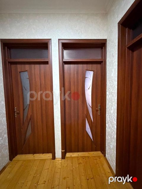 Qapi Hündürü 2/40 Eni 90 Qiymet 1 ededi 50 azn 4 eded var Unvan