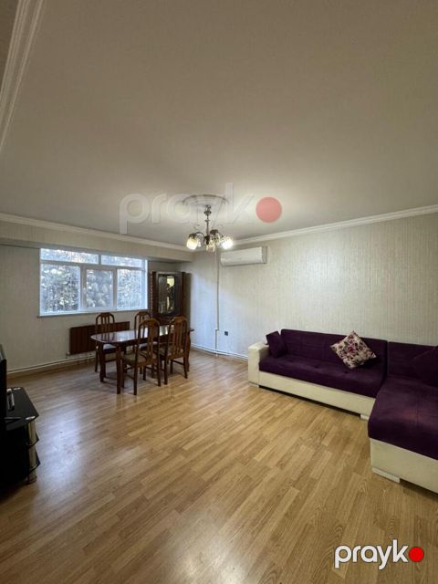 Satılır 3 otaqlı köhnə tikili 75 m²