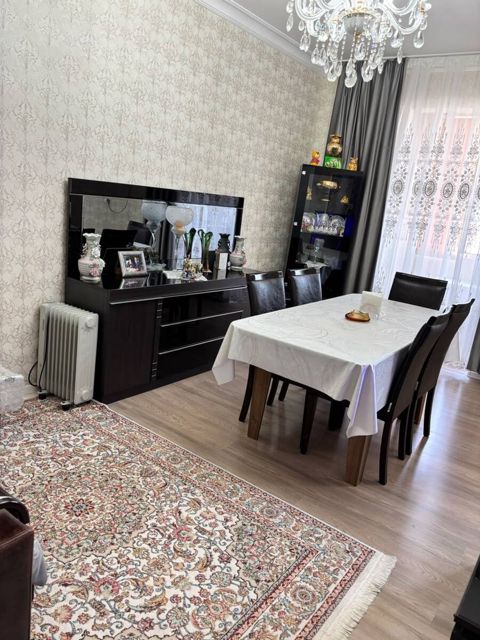 Satılır 2 otaqlı köhnə tikili 40 m² — Bakı