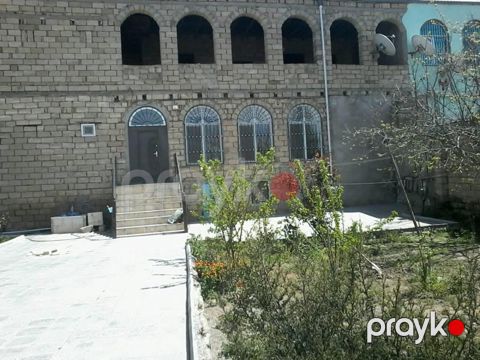 Satılır 4 otaqlı həyət evi/bağ evi 200 m²