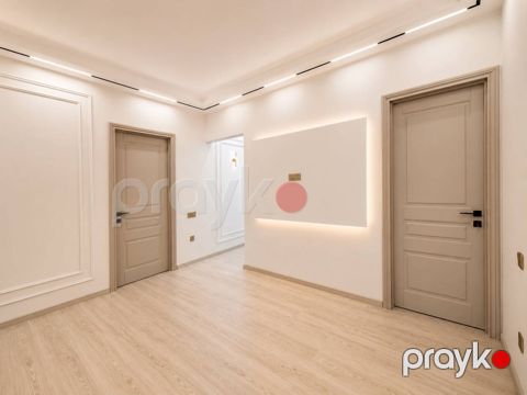 Satılır 2 otaqlı köhnə tikili 55 m²