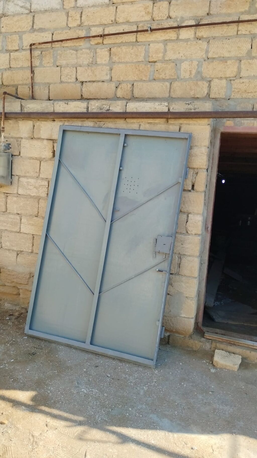 Salam hər vaxtınız xeyir. Qaraj qapısıdır əla vəziyyətdədir. 400kg — Təmir və inşaat, Bakı