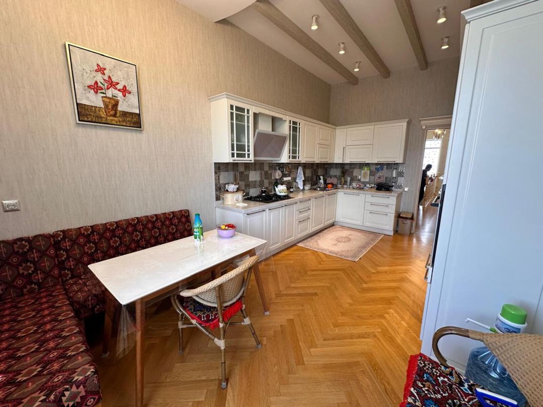 Satılır 8 otaqlı həyət evi/bağ evi 400 m² — Ev, villa, Bakı (5)