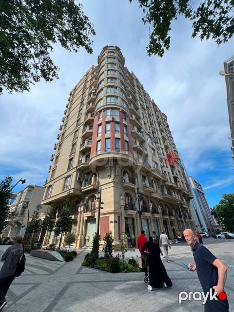 Satılır 3 otaqlı yeni tikili 195 m²