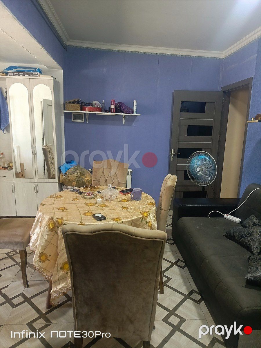 Satılır 2 otaqlı köhnə tikili 81 m² — Mənzil, Bakı (2)