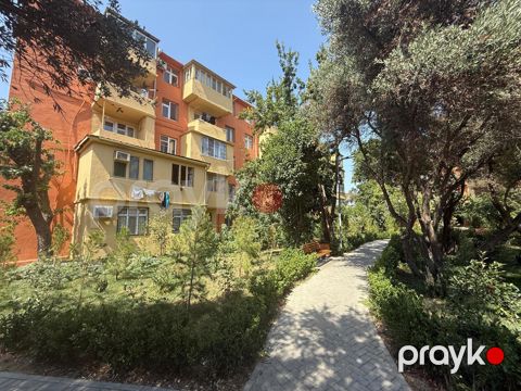Satılır 3 otaqlı köhnə tikili 75 m²