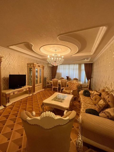 Satılır 4 otaqlı yeni tikili 192 m² — Bakı