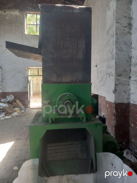 Plastik və digər materiallar üçün sənaye dərəcəli doğrayıcı (şreder) — Xırdalan