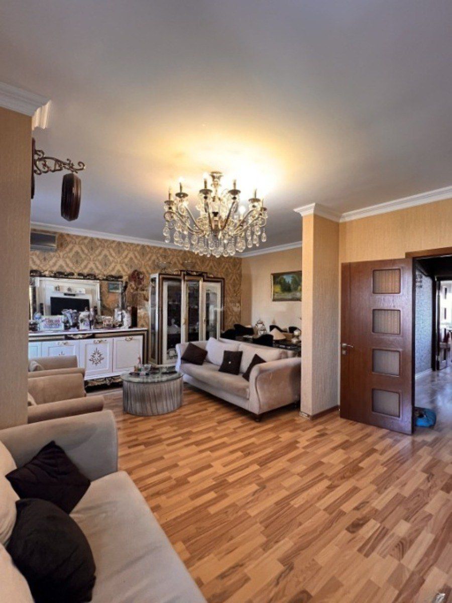 Satılır 4 otaqlı köhnə tikili 100 m² — Mənzil, Bakı (2)