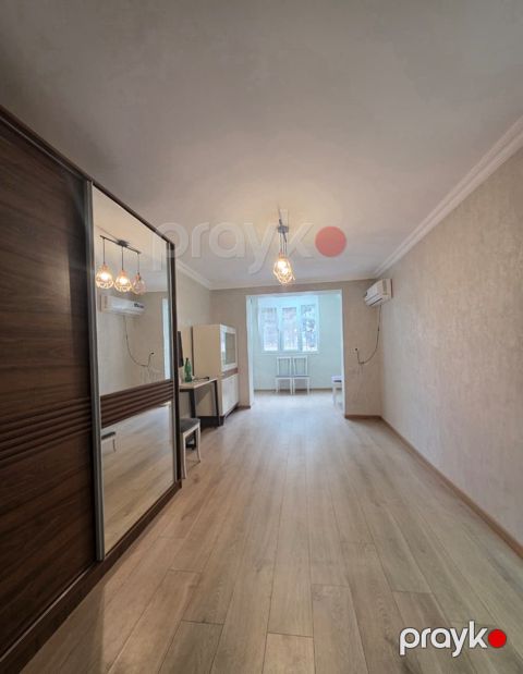 Satılır 2 otaqlı köhnə tikili 55 m²