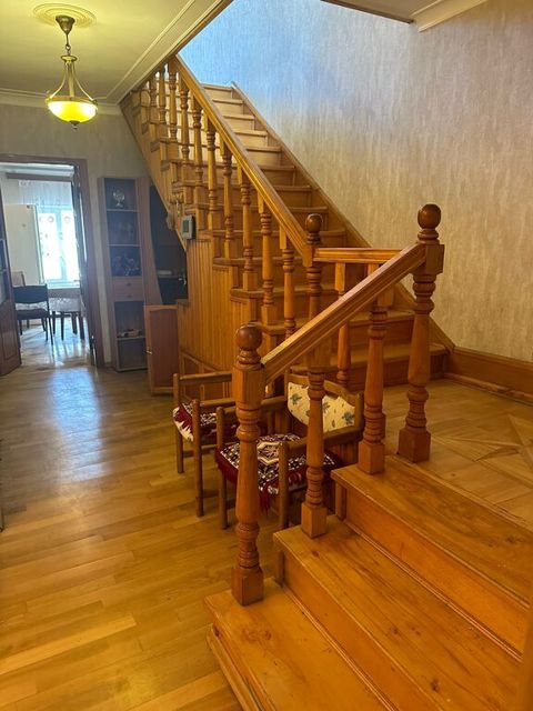 Satılır 7 otaqlı həyət evi/bağ evi 650 m² — Bakı