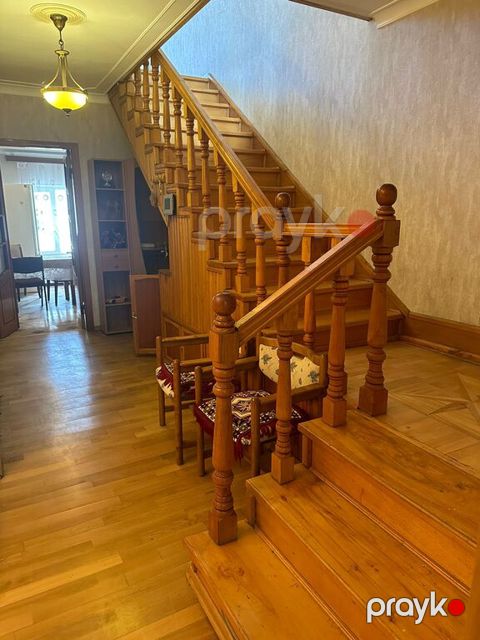 Satılır 7 otaqlı həyət evi/bağ evi 650 m²